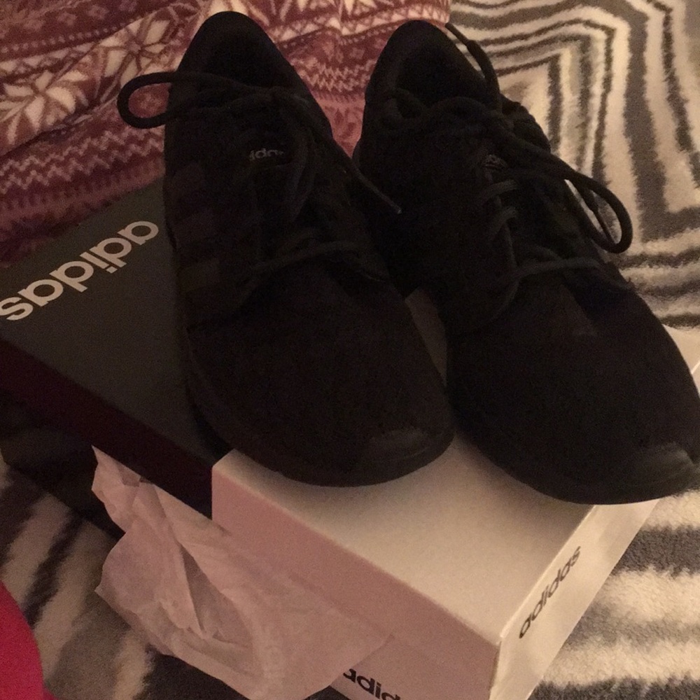 Adidas tennis shoes